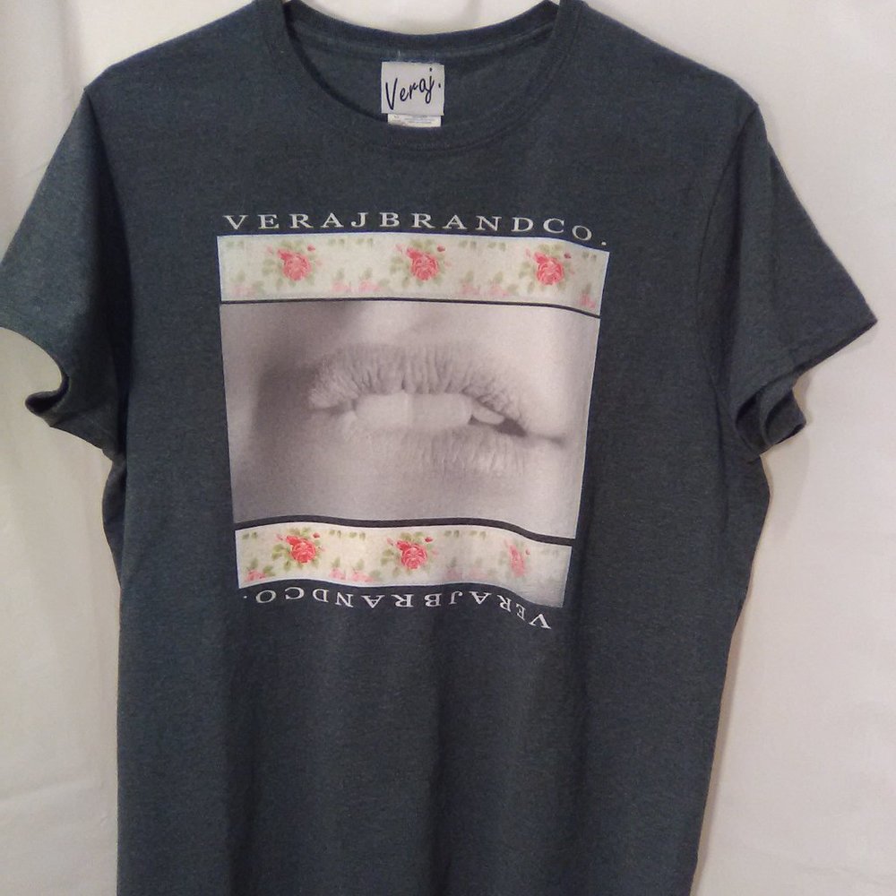 Women's Short Sleeve T-shirt Color Gray W/ A Mouth & Pink Roses Size Medium